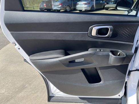 Used 2022 Kia Sorento S w/ Panoramic Sunroof Package image 14