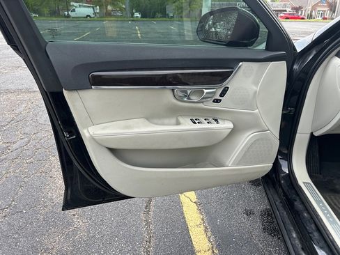 Used 2018 Volvo S90 T5 Momentum w/ Convenience Package AWD/4WD image 14
