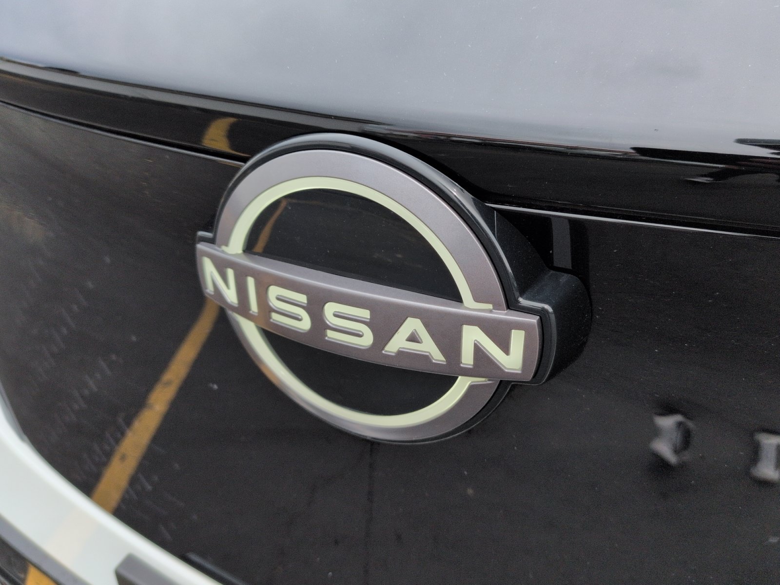 Used 2024 Nissan Ariya AWD image 32