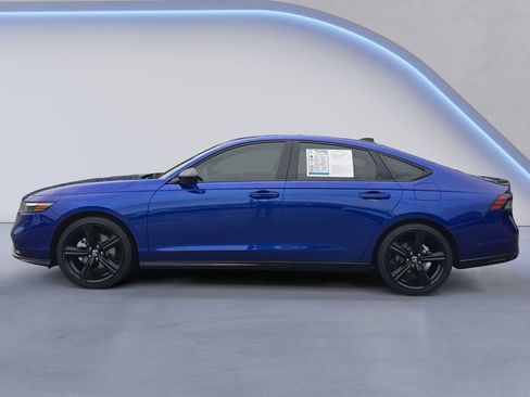 Used 2025 Honda Accord Sport image 2