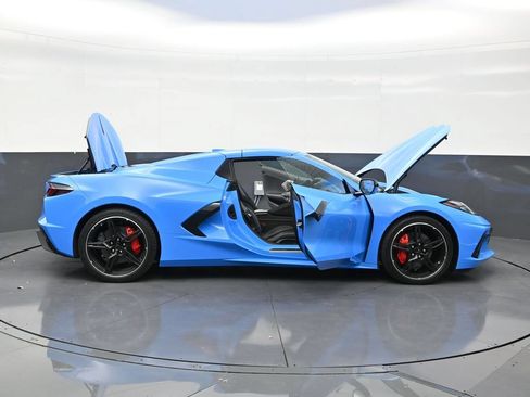 Used 2025 Chevrolet Corvette Stingray Preferred Conv w/ 2LT RWD image 29