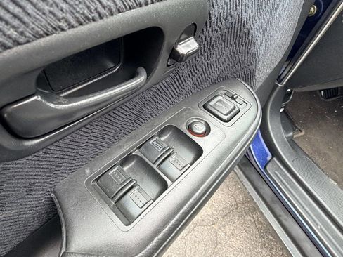 Used 2005 Honda CR-V LX image 8