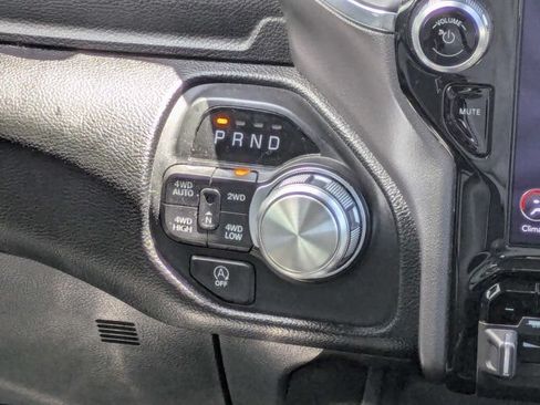 Used 2021 RAM 1500 Laramie AWD/4WD image 19
