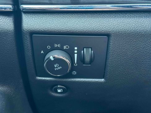 Used 2020 Jeep Grand Cherokee Limited AWD/4WD image 39