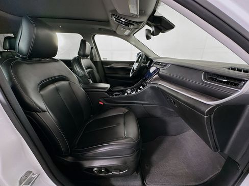 Used 2023 Jeep Grand Cherokee L Limited image 34