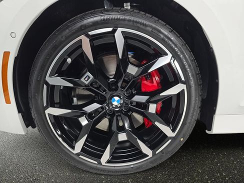 New 2026 BMW 330i xDrive Sedan w/ M Sport Package AWD/4WD image 32