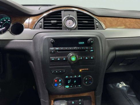 Used 2011 Buick Enclave CX image 28