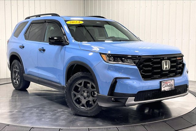 Used 2024 Honda Pilot TrailSport image 3