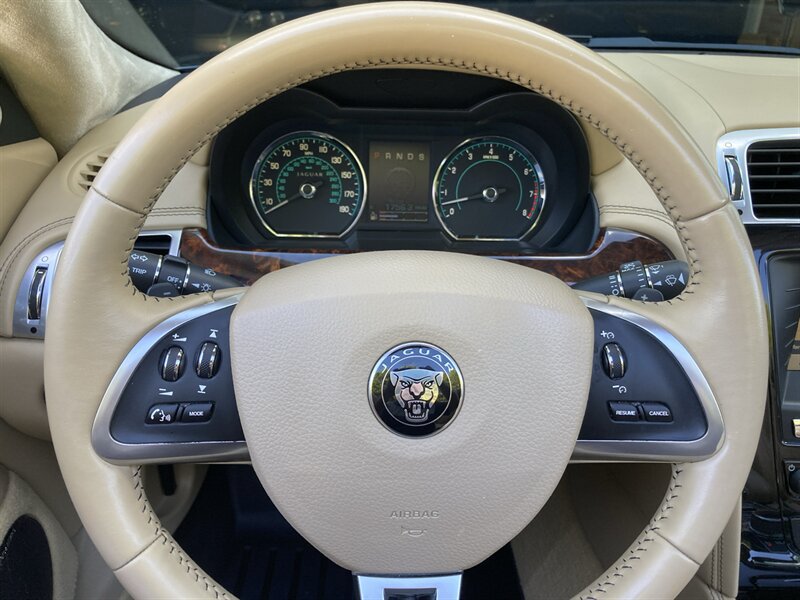 Used 2015 Jaguar XK Convertible RWD image 21