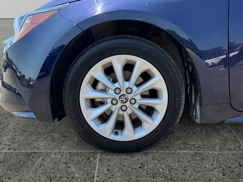 Used 2020 Toyota Corolla LE w/ LE Premium Package FWD image 14