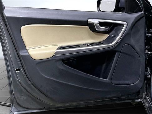 Used 2016 Volvo S60 T5 Premier image 22