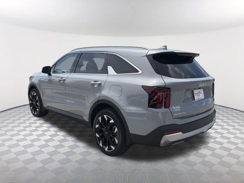 Used 2025 Kia Sorento EX w/ Panoramic Sunroof Package FWD image 15