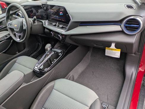 New 2026 Chevrolet Trax LT w/ Sunroof Package image 27