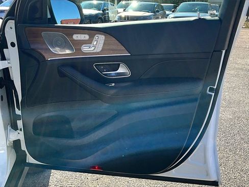 Used 2025 Mercedes-Benz GLE 350 4MATIC image 16