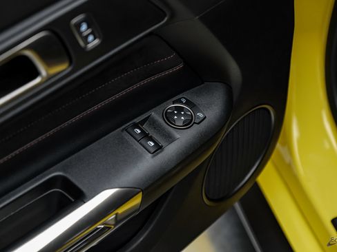 Used 2017 Ford Mustang Shelby GT350R w/ GT350R Equipment Group 920A RWD image 86