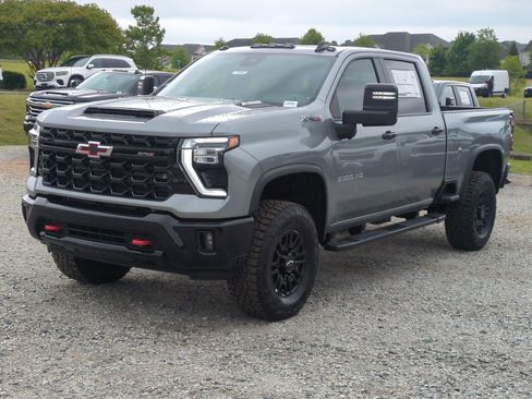 New 2026 Chevrolet Silverado 2500 ZR2 AWD/4WD image 5