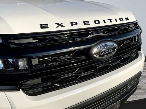 Certified 2022 Ford Expedition Max Limited image 24