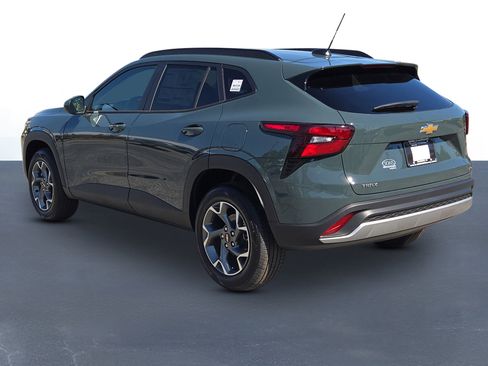 New 2026 Chevrolet Trax LT w/ LT Convenience Package image 7