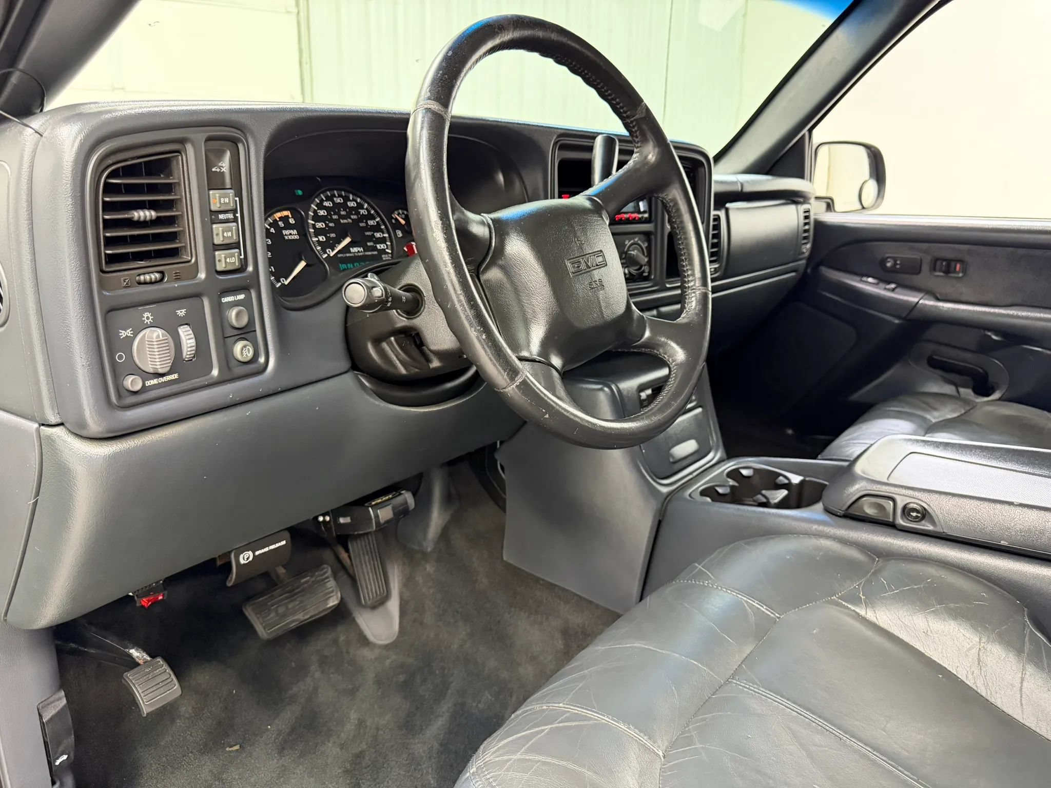Used 2002 GMC Sierra 2500 4x4 Crew Cab HD w/ SLT Marketing Option Pkg image 12