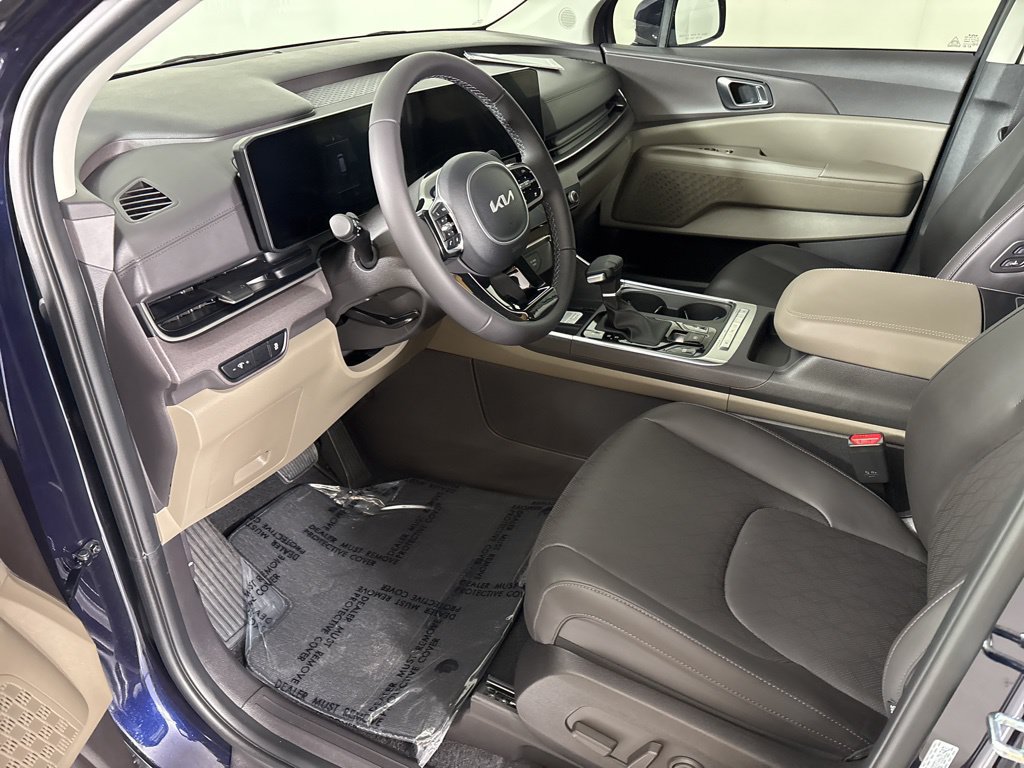 New 2026 Kia Carnival EX FWD image 17