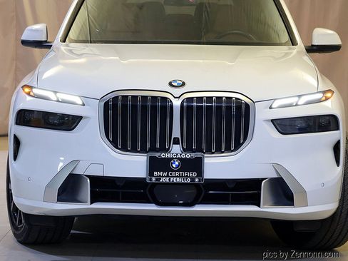 Used 2024 BMW X7 xDrive40i w/ Premium Package AWD/4WD image 6