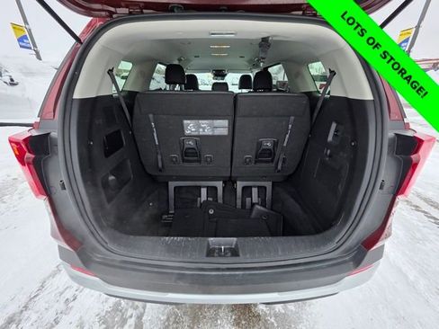 Used 2025 Kia Carnival image 12