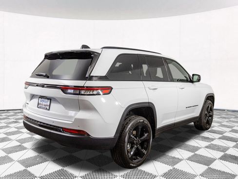 New 2025 Jeep Grand Cherokee Laredo image 8