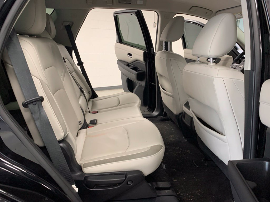 Used 2022 Nissan Pathfinder SL AWD/4WD image 6