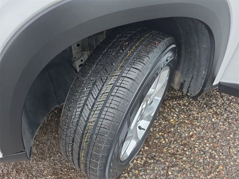 Used 2024 Chevrolet Trax LS w/ LS Convenience Package image 31