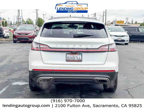 Used 2020 Lincoln Nautilus Reserve FWD image 3