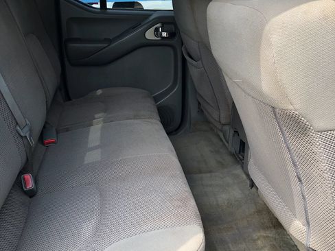 Used 2016 Nissan Frontier SV w/ SV Value Truck Package RWD image 16