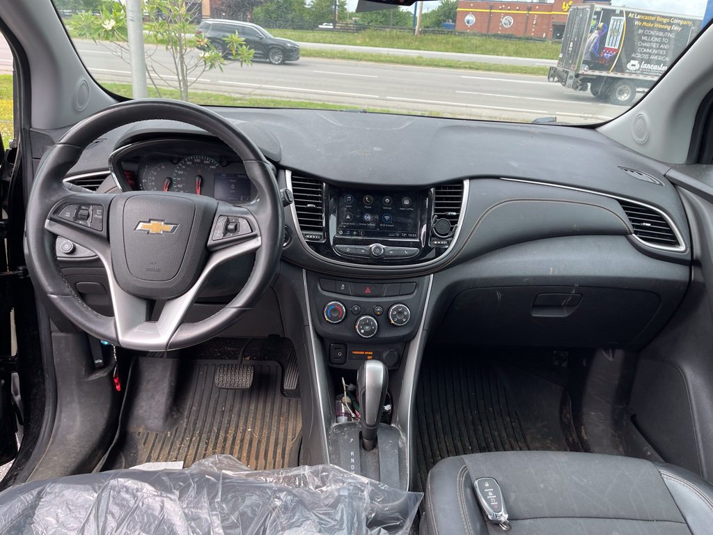 Used 2018 Chevrolet Trax LT w/ LT Convenience Package FWD image 9