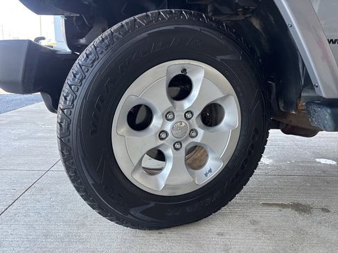 Used 2014 Jeep Wrangler Sahara w/ Dual Top Group image 31