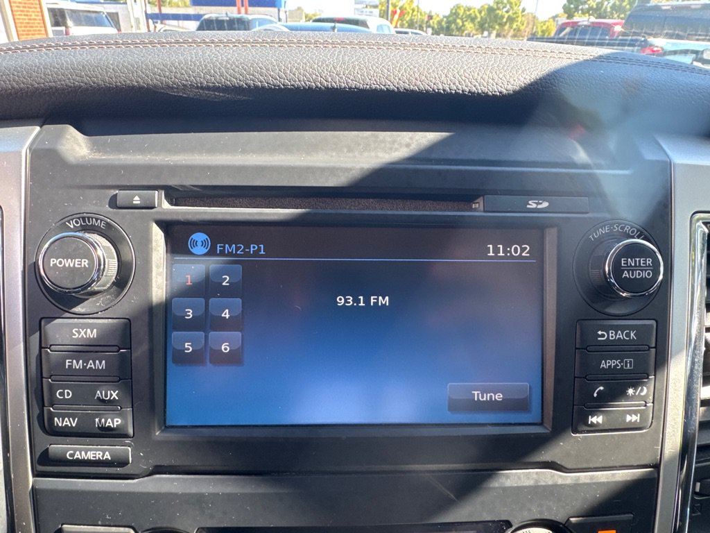 Used 2017 Nissan Titan SL RWD image 11