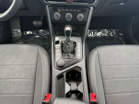 Certified 2022 Volkswagen Taos SE image 26