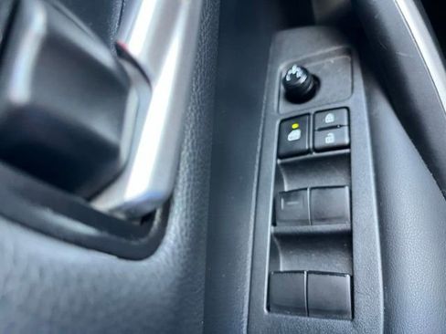 Used 2021 Toyota Corolla SE w/ Carpet Mat Package (TMS) image 21