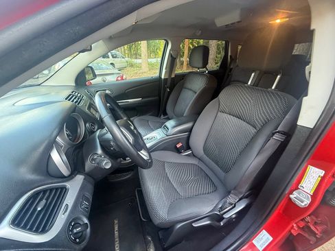 Used 2017 Dodge Journey SE w/ Flexible Seating Group FWD image 9