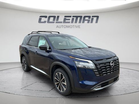 New 2026 Nissan Pathfinder Platinum image 3