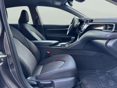 Certified 2020 Toyota Camry LE image 20