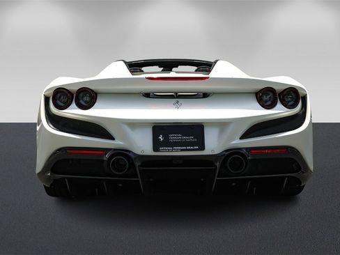 Certified 2022 Ferrari F8 Tributo image 4