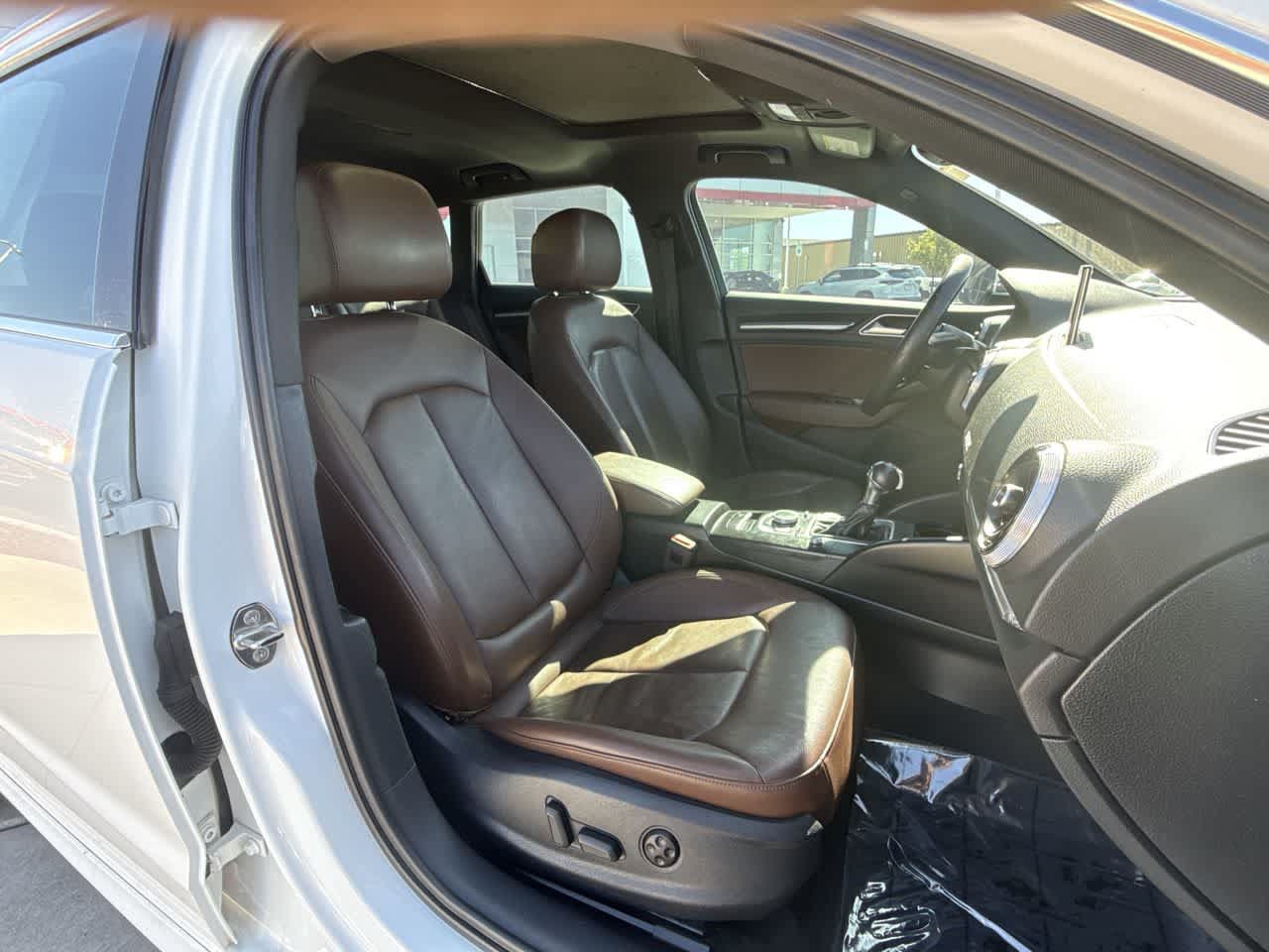 Used 2018 Audi A3 e-tron Premium Plus w/ Premium Plus Package FWD image 14