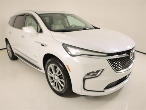 Used 2022 Buick Enclave Avenir w/ Avenir Technology Package image 7