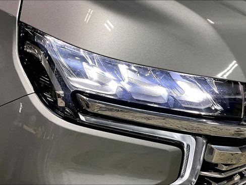 Used 2023 Chevrolet Tahoe Premier AWD/4WD image 26