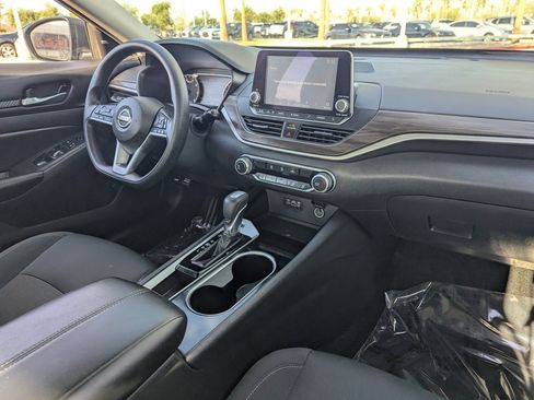 Certified 2024 Nissan Altima 2.5 SV image 13
