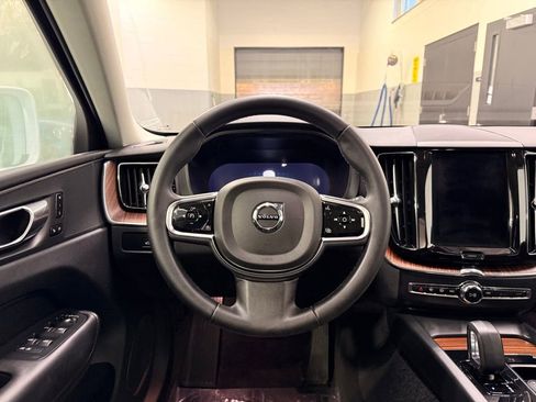 Used 2023 Volvo XC60 B5 Plus w/ Protection Package Premier image 22