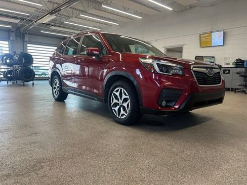 Used 2021 Subaru Forester Premium AWD/4WD image 3
