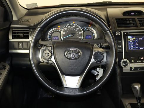 Used 2014 Toyota Camry SE FWD image 7