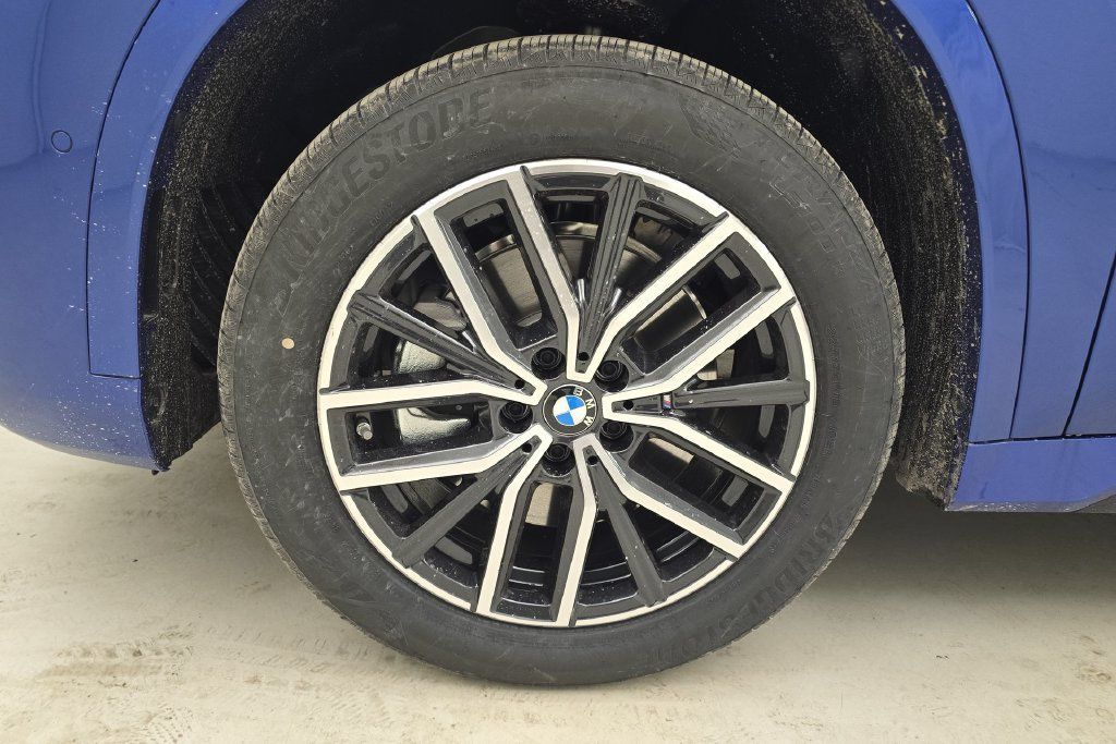 Used 2026 BMW X1 xDrive28i w/ M Sport Package AWD/4WD image 11
