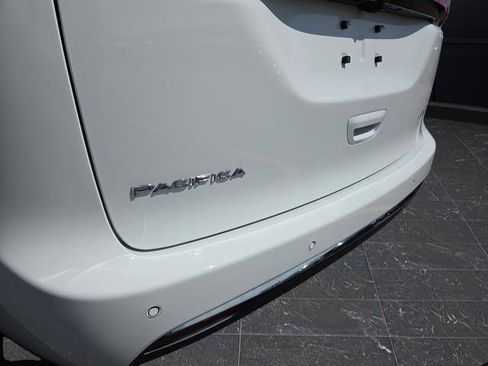 New 2026 Chrysler Pacifica Select image 35