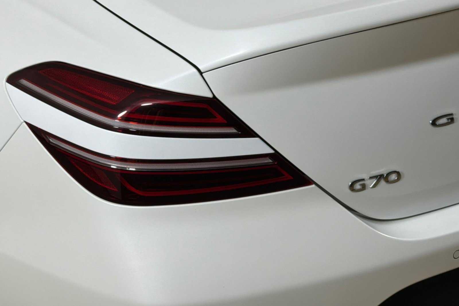 Used 2022 Genesis G70 3.3T Launch Edition AWD/4WD image 25